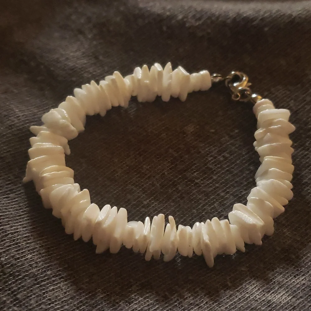 Puka Shell Bracelet - Picture 4 of 4